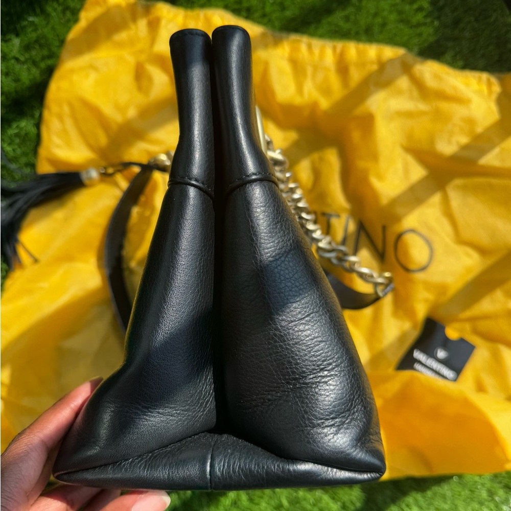 VALENTINO BY MARIO VALENTINO Kali Leather Shoulder Bag in Black - Picture 10 of 12